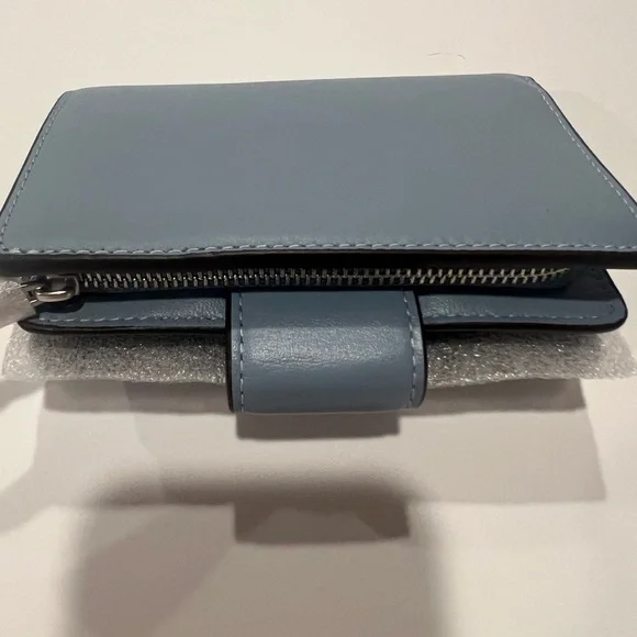 Coach Medium Light Blue/Chambray/Bluebell Leather Bi-Fold Corner Zip Wallet NWT - Picture 9 of 16